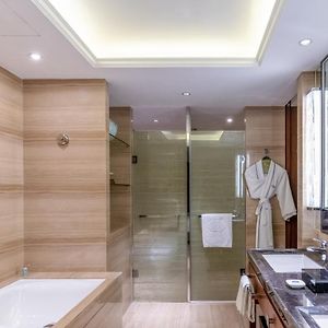 Luxury Queen Room